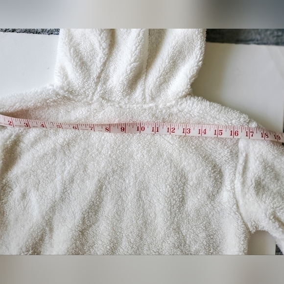 2/$35  FILA Sherpa Fleece Lined hood with Kangeroo pouch pocket Fits Women 6-8 - Picture 15 of 15